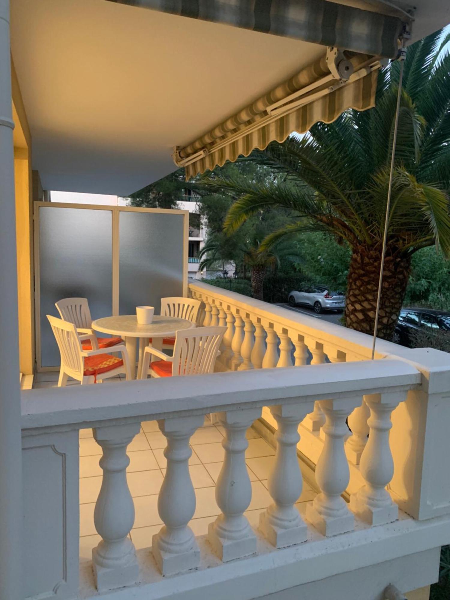 Apartamento Le Tropical Fréjus Exterior foto